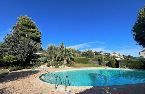 Le Cannet Apartment | Studio ZEN de Standing - 10 mn Cannes