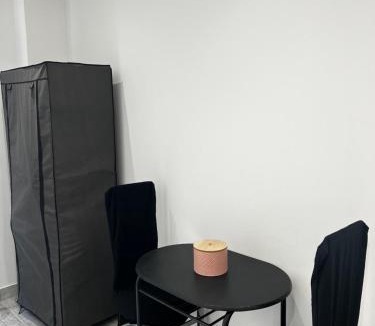 Faverolles-sur-Cher Apartment | Studio Zoo & Châteaux