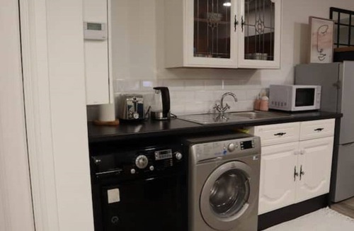 Havering Apartment | Studio254: A modern and spacious studio flat