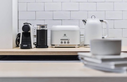 Bondi Junction Apartment | Studio4: Bondi Chic Interiors with Rooftop Pool