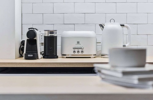 Bondi Junction Apartment | Studio4: Bondi Chic Interiors with Rooftop Pool