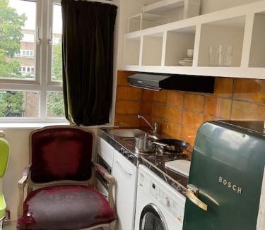 West Kensington Apartment | Studio6 Charming Studio with Modern Amenities in Central London