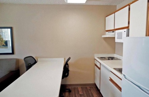 Fishkill Apartment | Studio6 Fishkill 2 Full Beds, Mobil Tub, Nsmk Kitchen