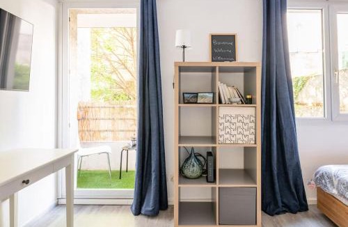 Quartier Chorier-Berriat Apartment | Studios avec parking, clim, balcon, proche tram
