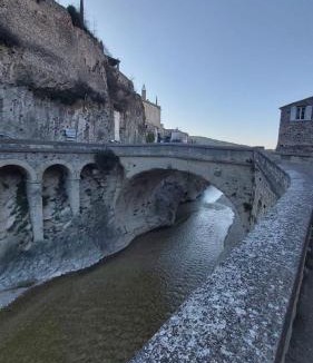 Nyons Apartment | Studios Colorés Pont Roman