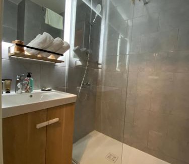 Saint-Julien-en-Genevois Apartment | Studios & chambres aux portes de Genève