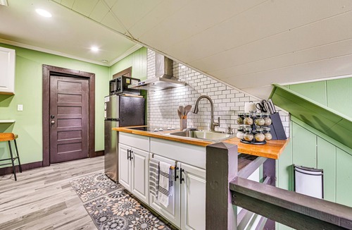 Stockade Historic District Apartment | Studious Escape Near Nott Memorial, Belmont Stakes