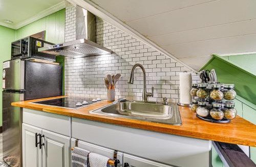 Stockade Historic District Apartment | Studious Escape Near Nott Memorial, Belmont Stakes
