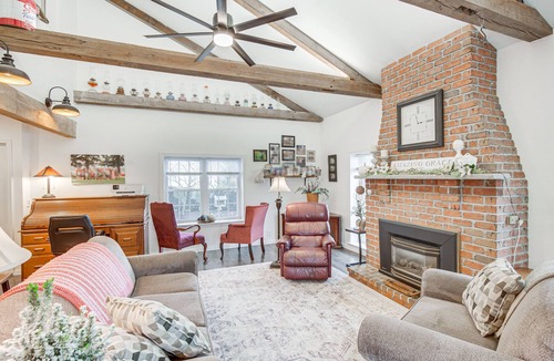 Witmer House | 'Stumptown Manor' Lancaster Home: Central Location