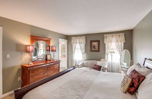 Witmer House | 'Stumptown Manor' Lancaster Home: Central Location
