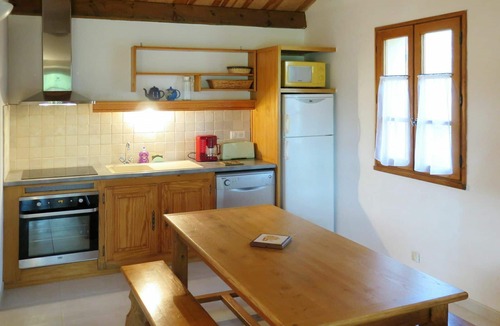 Blanquefort-sur-Briolance House | Stunning private villa for 4 people with private pool, WIFI, TV, terrace and pets allowed