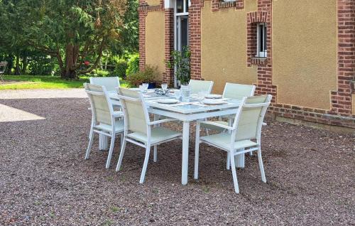 Sainte-Marguerite-de-Viette House | Stunning Home In Saint-Pierre-En-Auge With Wifi