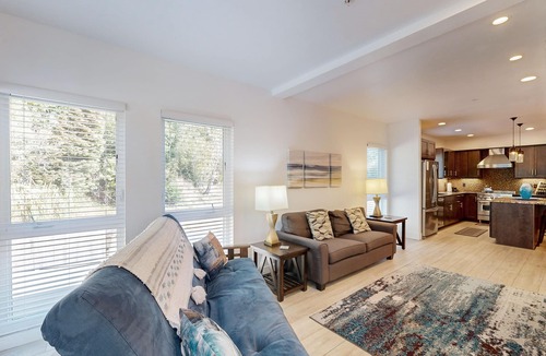 Gold Beach Apartment | Stunner apt with fireplace, grill, partial ocean views & partial AC