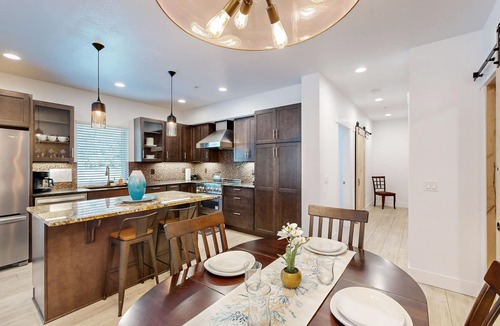 Gold Beach Apartment | Stunner apt with fireplace, grill, partial ocean views & partial AC