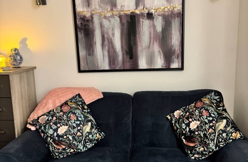 Sprowston Apartment | Stunning 1-bed Private Apartment in Norwich