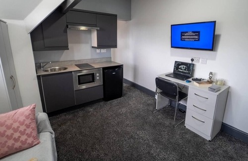 Selly Oak Apartment | Stunning 1-Bed Studio in Birmingham