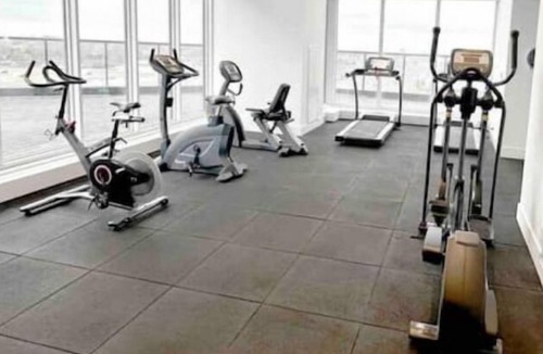 Oakville Apartment | Stunning 1 Bedroom+Den Condo .n