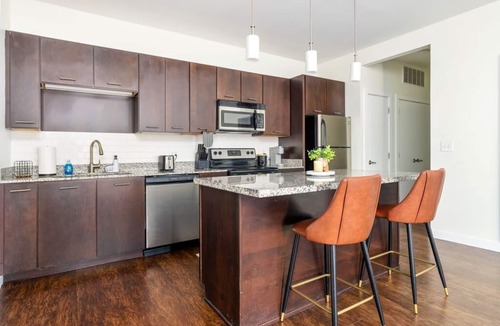 Grandview Heights Apartment | Stunning 1 Bedroom Luxury unit with a Pool