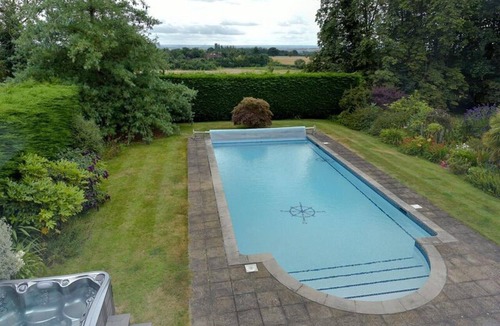 Warley Cottage | Stunning 100-year-old Converted Coach House