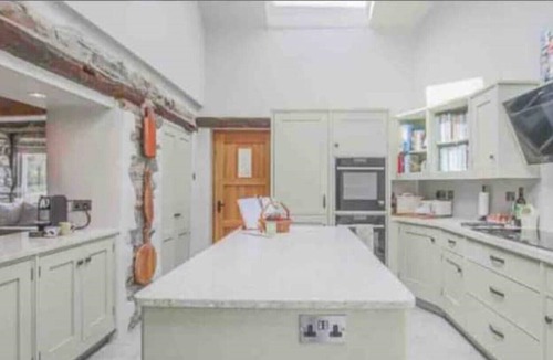 Briercliffe Cottage | Stunning 1700’s Cottage with unparalleled views.