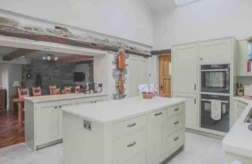 Briercliffe Cottage | Stunning 1700’s Cottage with unparalleled views.