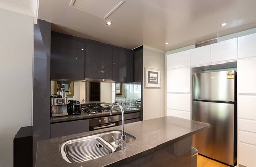 Surry Hills Apartment | Stunning 1Bed Surry Hills Balcony Apt w Parking