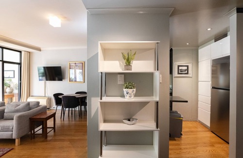 Surry Hills Apartment | Stunning 1Bed Surry Hills Balcony Apt w Parking