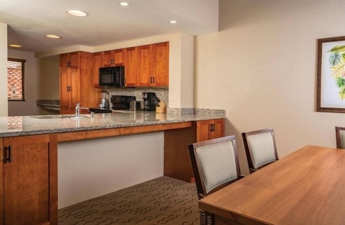 Kahaluu-Keauhou Condo | Stunning 1BR Condo Kona Coast with Hot Tub