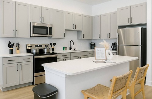 Sherman Apartment | Stunning 1BR Getaway w/Gym, Washer/dryer + Pool