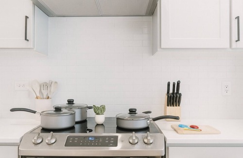 Sherman Apartment | Stunning 1BR Getaway w/Gym, Washer/dryer + Pool