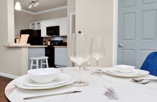 Humble Apartment | Stunning 1BR1.5BA located near IAH airport