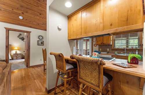 Branson West Cabin | Stunning 2 bed, 2 bath lodge located at Stonebridge Resort! Close to Branson!