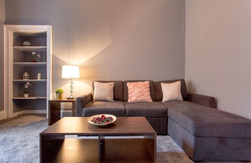 Tollcross Apartment | Stunning 2-Bed Apartment in Central Edinburgh