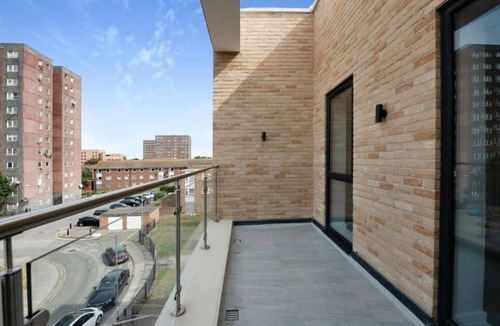 Gascoigne Apartment | Stunning 2-Bed Apartment in Barking