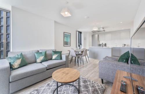 The Westside Apartment | Stunning 2 Bed Apartment in Central Birmingham