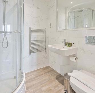 The Westside Apartment | Stunning 2 Bed Apartment in Central Birmingham