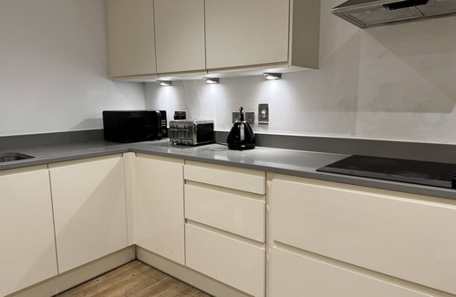 Abbey Wood Apartment | STUNNING 2 BED APARTMENT WITH PARKING