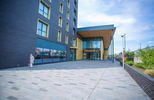 Abbey Wood Apartment | STUNNING 2 BED APARTMENT WITH PARKING