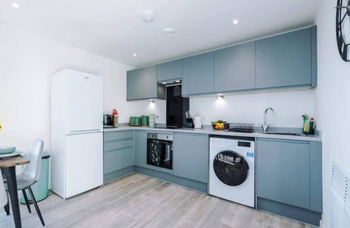 Vauxhall Apartment | Stunning 2-Bed Flat, Amazing Location, Sleeps 4!