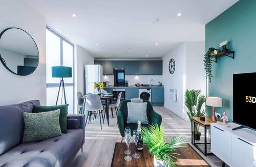 Vauxhall Apartment | Stunning 2-Bed Flat, Amazing Location, Sleeps 4!