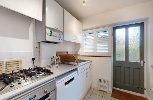 Kew Apartment | Stunning 2 bed flat in Richmond