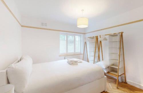 Kew Apartment | Stunning 2 bed flat in Richmond