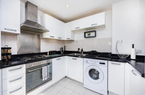 Gascoigne Apartment | Stunning 2 Bed Flat With City Views