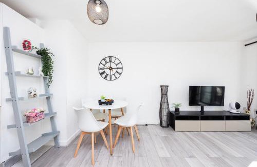 Gascoigne Apartment | Stunning 2 Bed Flat With City Views