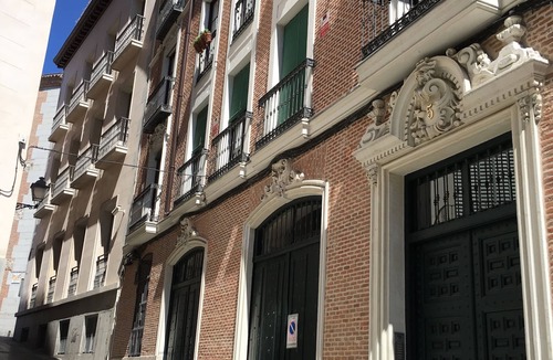 Palacio Apartment | Stunning 2 Bed near Royal Palace!