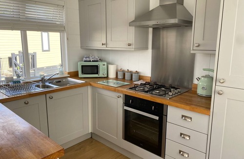 Westmarsh Villa | Stunning 2 Bed Villa in Ramsgate