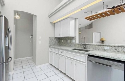 Riverwood House | Stunning 2 bedroom 2 bathroom home in gated community