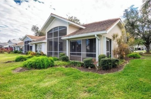 Riverwood House | Stunning 2 bedroom 2 bathroom home in gated community