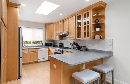 Daly City House | Stunning 2 Bedroom 1 Bath Home near BART