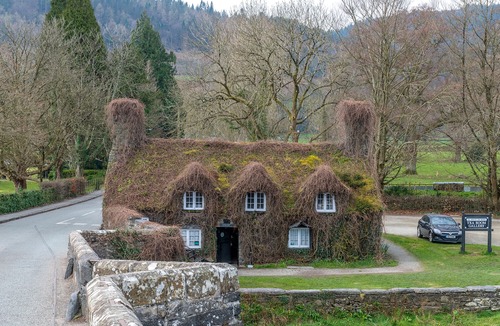 Llanrwst Apartment | Stunning 2 Bedroom Apartment